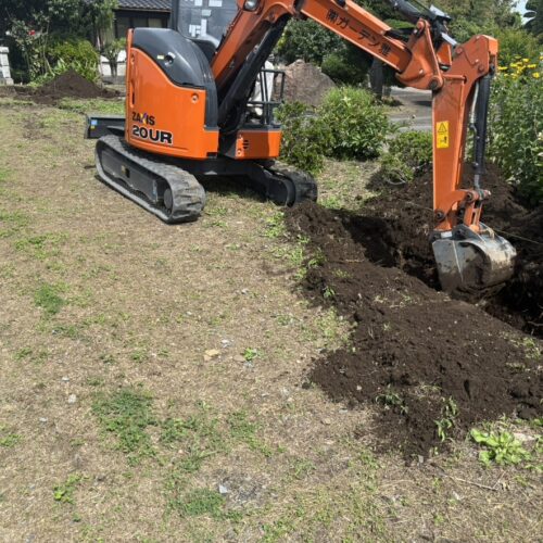 本日より工事着工となります。ブロック部分の掘削作業開始となります。