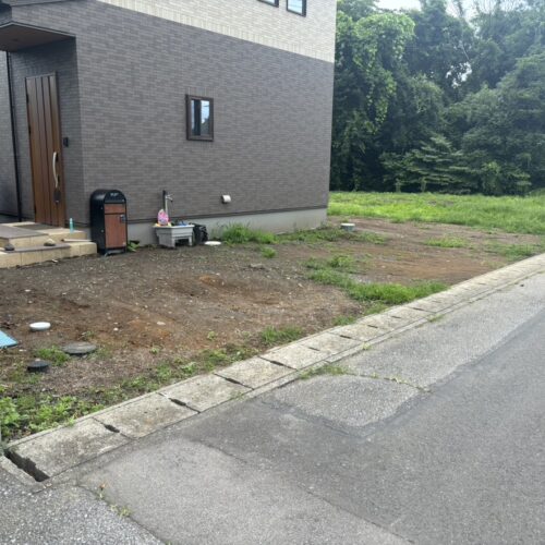 本日は工事着工前のご近隣へのご挨拶にお伺いをさせて頂きました。お待たせ致しました外構工事着工となります。
