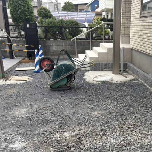 機能門柱・手すりの取付けまで完了となります。