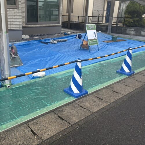 本日は駐車場の土間コンクリートの打設予定でしたがお天気予報通り雨も降り出してしまいました。コンクリート打設作業は延期となります。