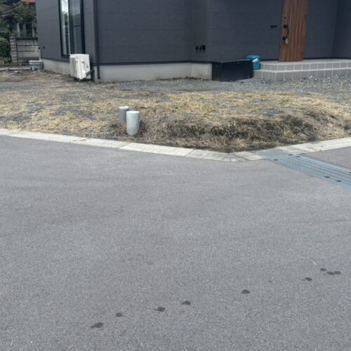 本日は工事着工前のご近隣へのご挨拶にお伺いをさせて頂きました。お待たせ致しました外構工事着工となります。