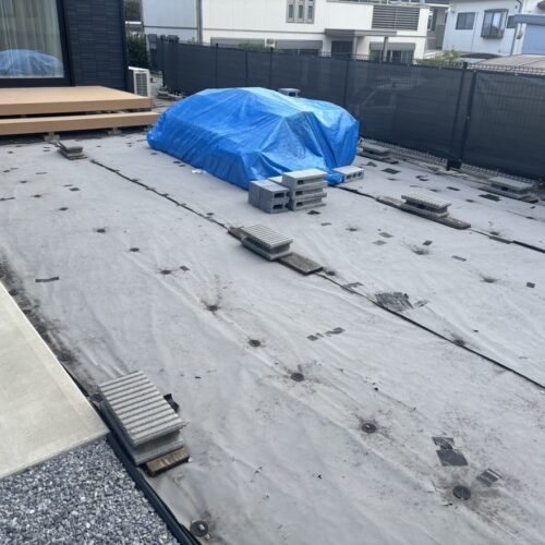 本日より工事着工となります。作業準備を致しましてお庭の改修工事着工となります。