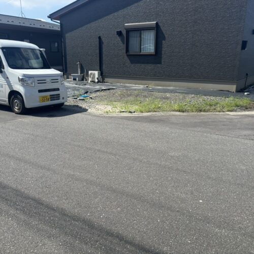 本日は工事着工前のご近隣へのご挨拶にお伺いをさせて頂きました。お待たせ致しました外構工事着工となります。